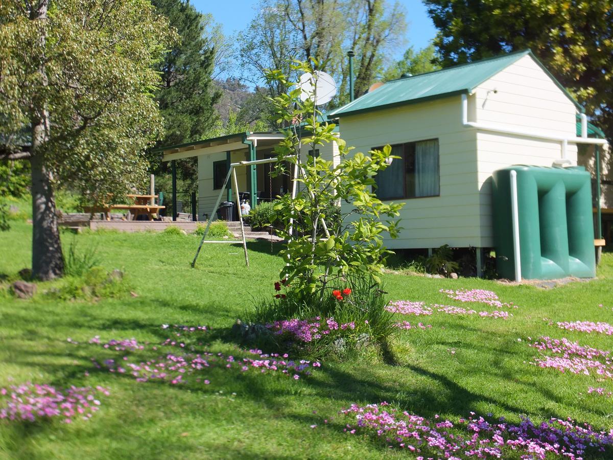 Elm Cottage Tumut Exterior foto